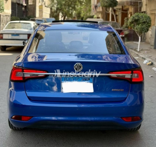 ام جى 5 2021 أزرق غامق مستعملة للبيع - 2