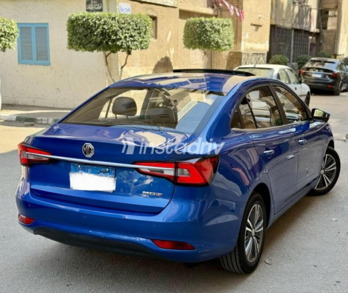 ام جى 5 2021 أزرق غامق مستعملة للبيع - 4