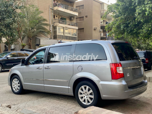 Chrysler Town & Country 2015 Silver Used for Sale - 7