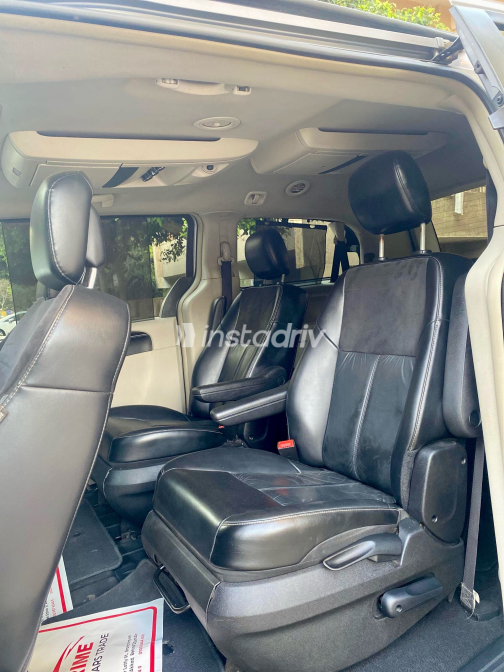 Chrysler Town & Country 2015 Silver Used for Sale - 8