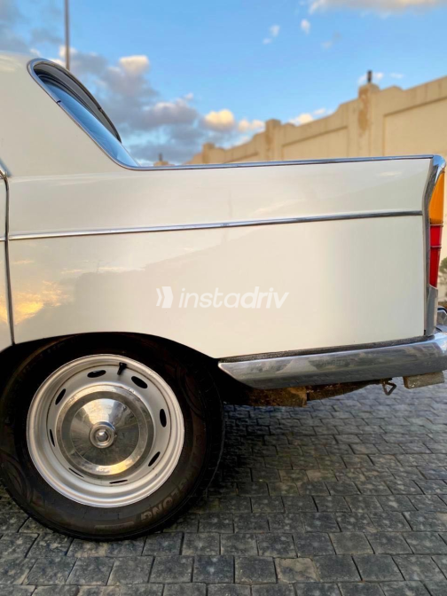 Peugeot 404 1975 White Used for Sale - 10
