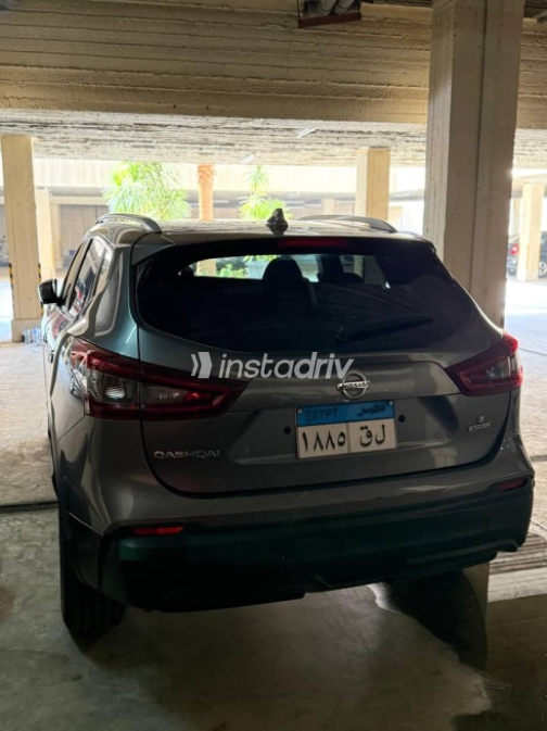 Nissan Qashqai 2021 Gray Used for Sale - 3