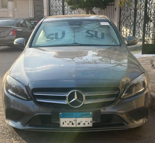 مرسيدس 180 2019 بترولي مستعملة للبيع