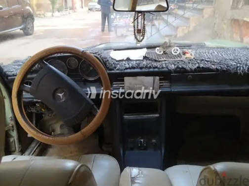 مرسيدس E 200 1975 أخضر مستعملة للبيع - 4