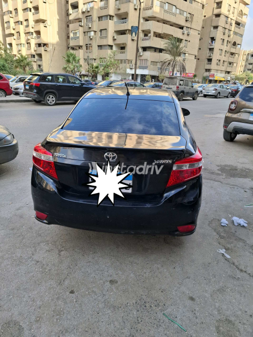 Toyota Yaris 2015 Black Used for Sale - 9