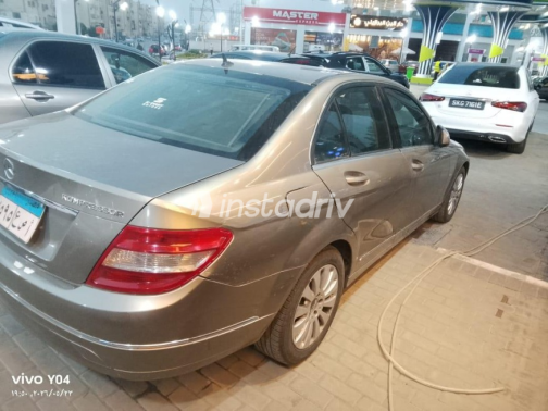 مرسيدس C 200 2008 ذهبي مستعملة للبيع - 9