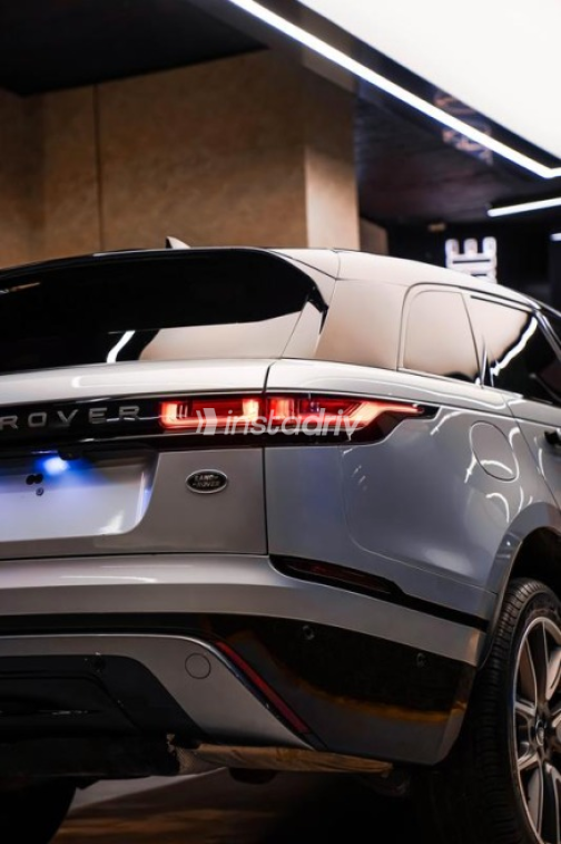 Land Rover Velar 2021 Silver Used for Sale - 10