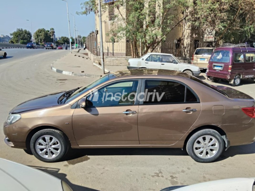 بى واى دى‬ F3 2021 أبيض مستعملة للبيع - 3