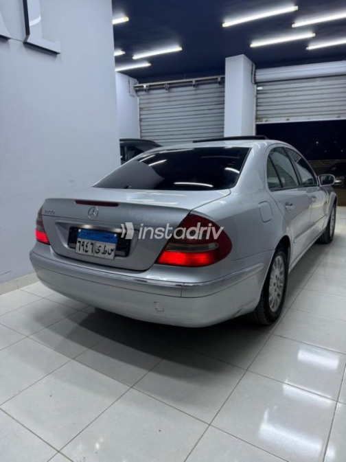 مرسيدس E 200 2003 فضي مستعملة للبيع - 3