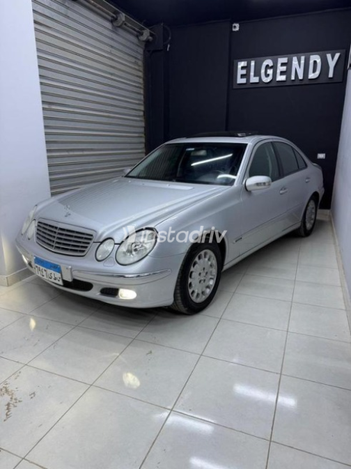 مرسيدس E 200 2003 فضي مستعملة للبيع - 4