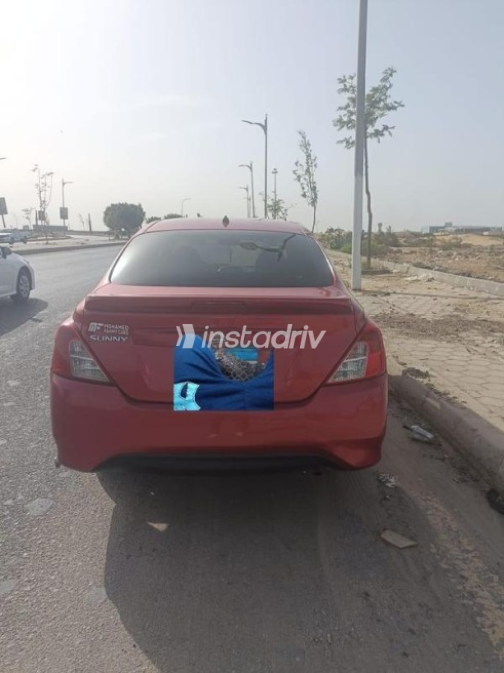 نيسان صنى 2022 أبيض مستعملة للبيع - 2