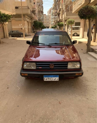 فولكس فاغن جيتا 1989 أحمر مستعملة للبيع
