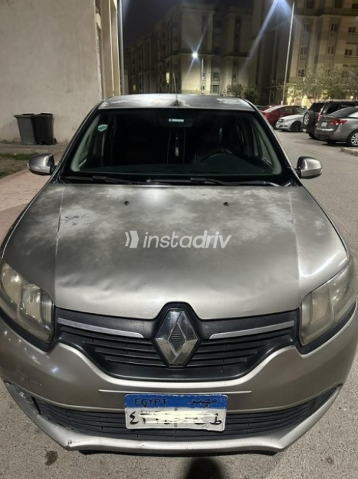 Renault Logan 2016 Gold Used for Sale - 4