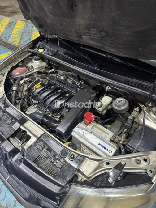 Renault Logan 2016 Gold Used for Sale - 5