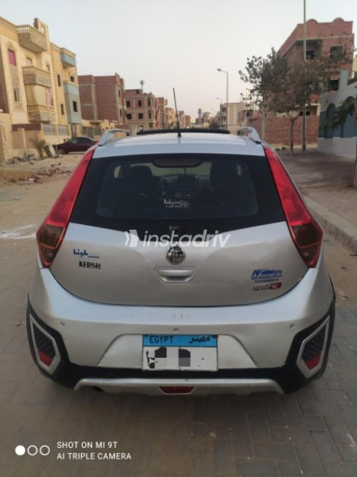 MG Crossover 2015 Silver Used for Sale - 2