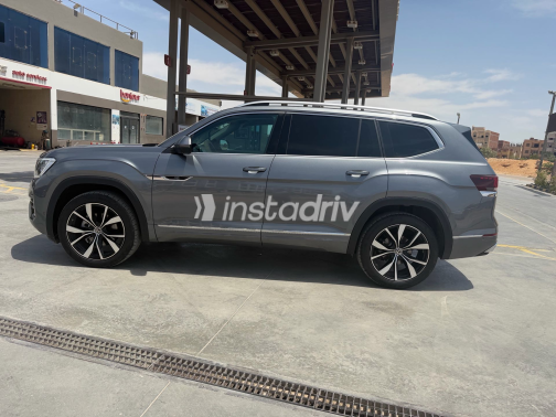 Volkswagen Teramont 2024 Gray Used for Sale - 2