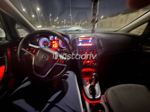 اوبل أسترا 2021 أبيض مستعملة للبيع - 4