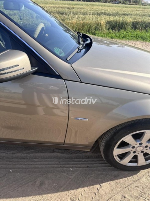 Mercedes C 180 2010 Champagne Used for Sale - 3