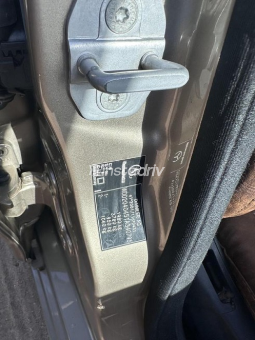 Mercedes C 180 2010 Champagne Used for Sale - 4