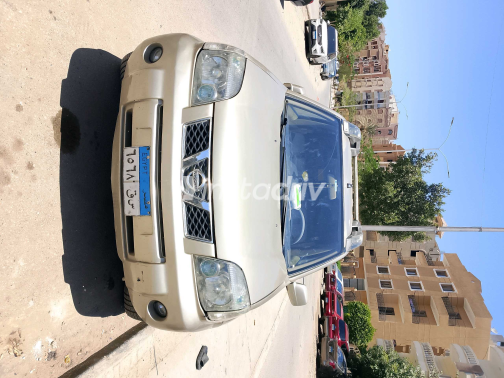 Nissan XTrail 2012 Gold Used for Sale - 3