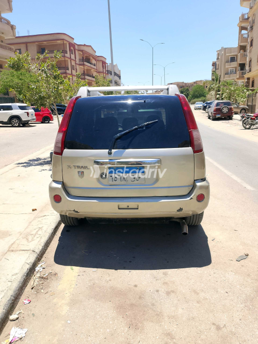Nissan XTrail 2012 Gold Used for Sale - 6