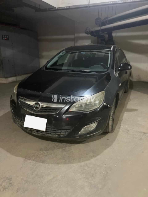Opel Astra 2012 Black Used for Sale - 3
