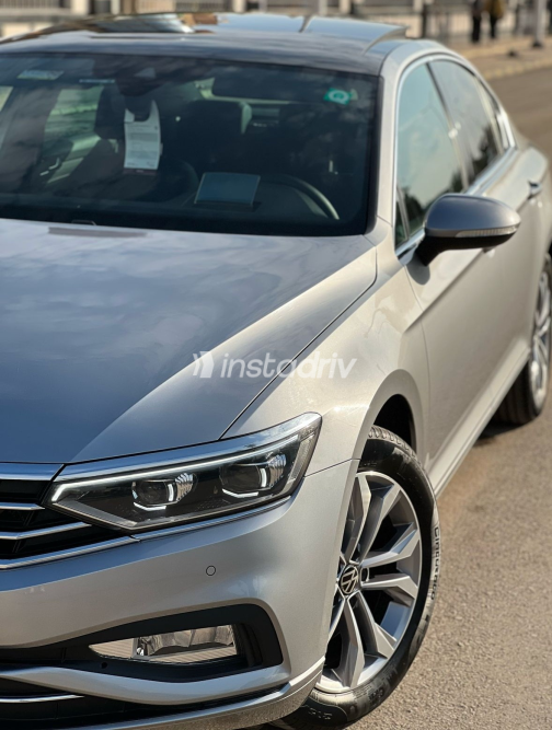Volkswagen Passat 2023 White Used for Sale - 1