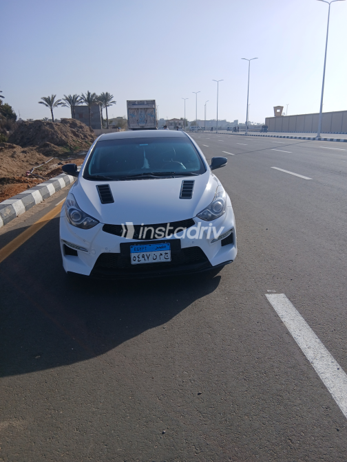Hyundai Avante 2013 White Used for Sale - 2