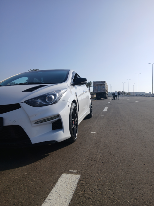 Hyundai Avante 2013 White Used for Sale
