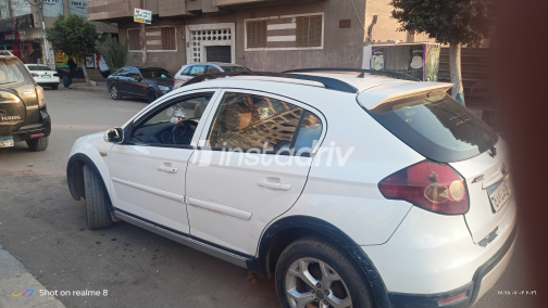 Brilliance FRV Cross 2015 White Used for Sale - 2