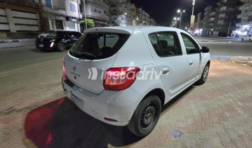 Renault Sandero 2016 White Used for Sale - 3