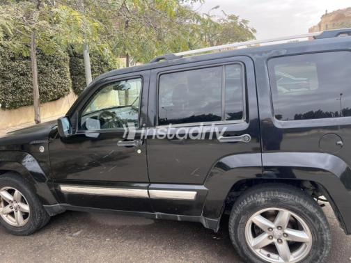 Jeep Cherokee 2011 Black Used for Sale - 7