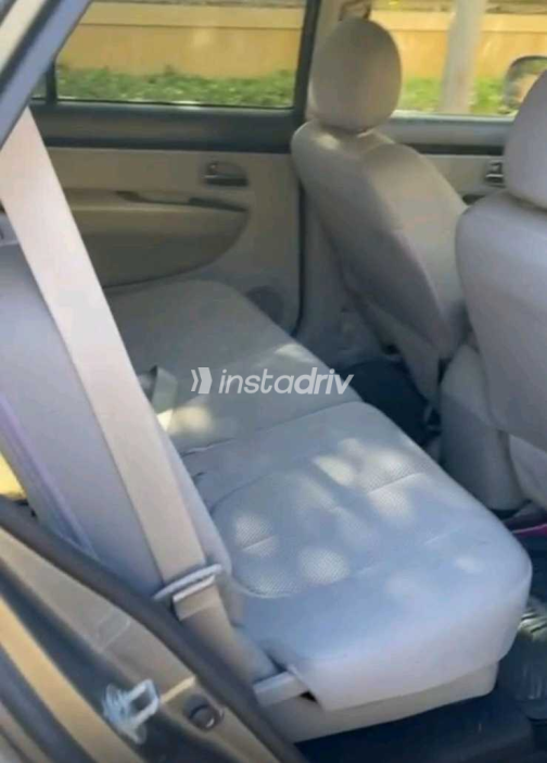 Kia Carens 2011 Gray Used for Sale - 2