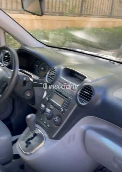Kia Carens 2011 Gray Used for Sale - 7