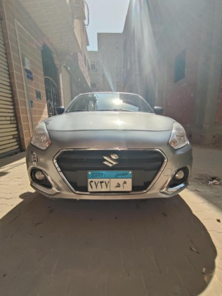 سوزوكى سويفت ديزاير 2023 فضي مستعملة للبيع