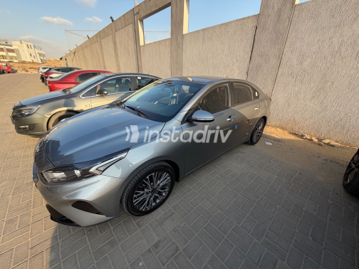 Kia Cerato 2022 Gray Used for Sale - 1