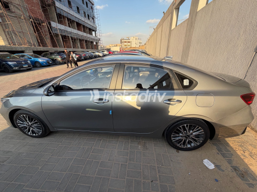 Kia Cerato 2022 Gray Used for Sale - 6
