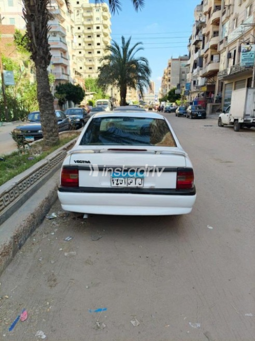 Opel Vectra 1995 White Used for Sale - 4