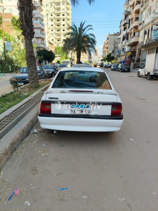 Opel Vectra 1995 White Used for Sale - 5
