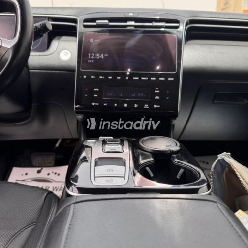Hyundai Tucson 2021 White Used for Sale - 9