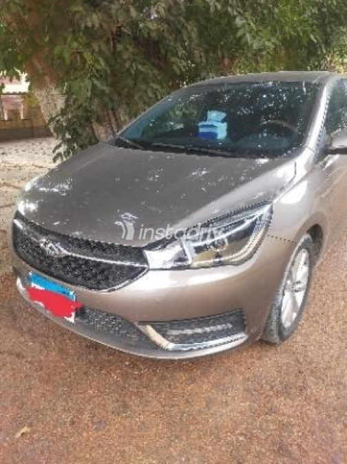 شيرى اريزو 5 2023 برونزي مستعملة للبيع - 3