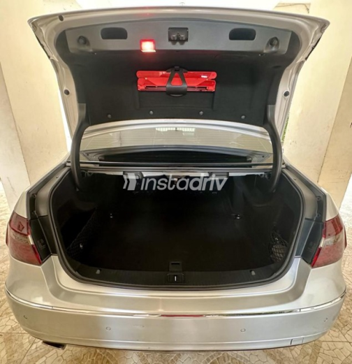 مرسيدس E 200 2010 فضي مستعملة للبيع - 3
