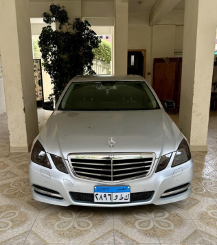 مرسيدس E 200 2010 فضي مستعملة للبيع