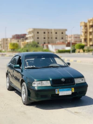 سكودا اوكتافيا 2000 أبيض مستعملة للبيع