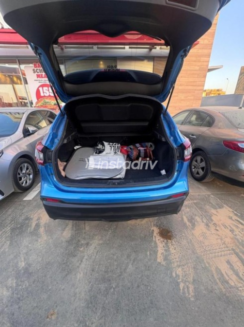 Nissan Qashqai 2021 White Used for Sale - 7