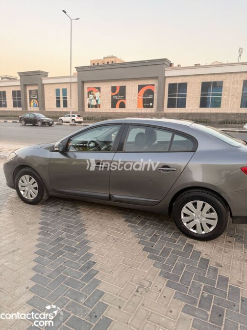 Renault Fluence 2015 Gray Used for Sale - 9