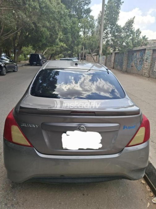 Nissan Sunny 2017 White Used for Sale - 3