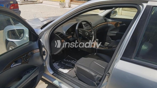 Mercedes E 230 2009 Silver Used for Sale - 4