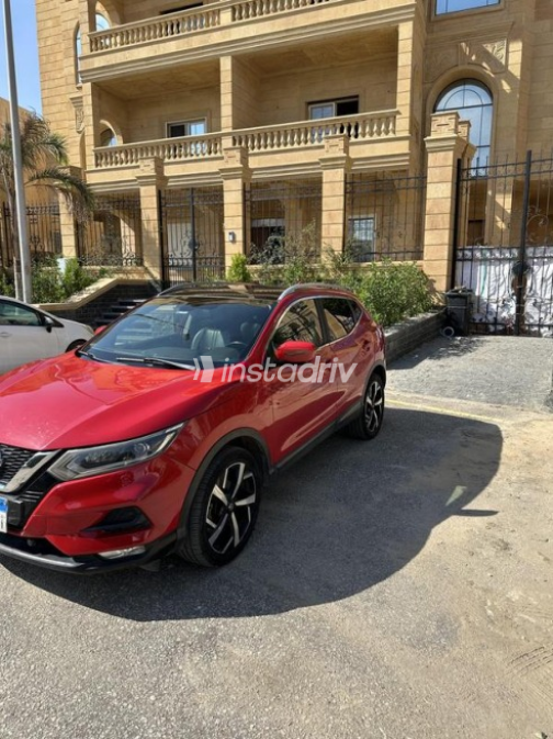 Nissan Qashqai 2018 White Used for Sale - 3