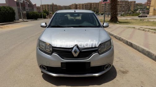 رينو سانديرو 2015 فضي مستعملة للبيع - 1